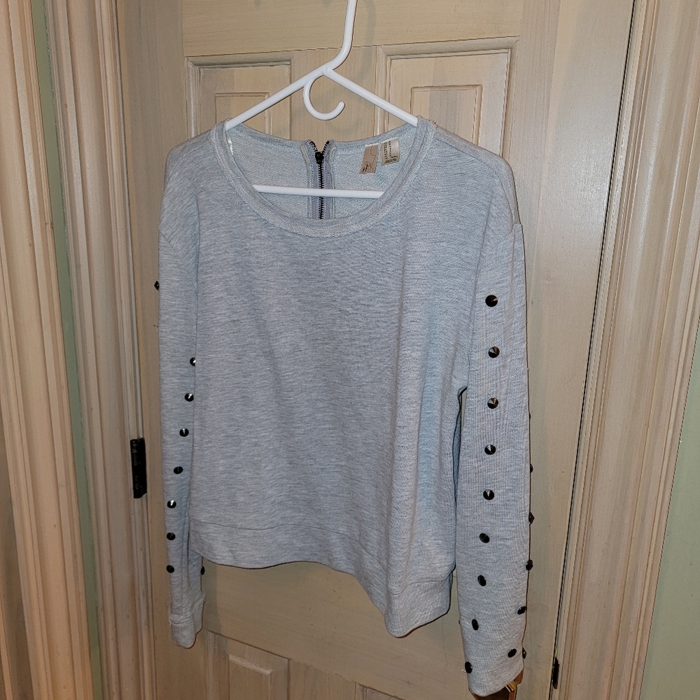 Forever 21 Exclusive sz M Sweatshirt with zipper and rivots - Picture 4 of 6